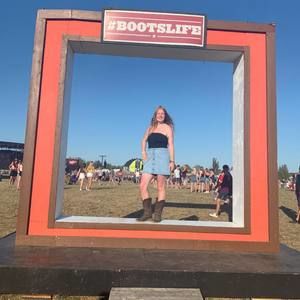 Meet your Posher, Emily